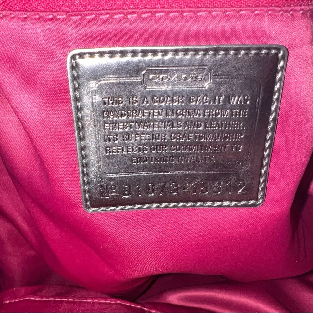 Pink Poppy Ombre Shoulder Bag with Silver Hardware - Picture 10 of 11